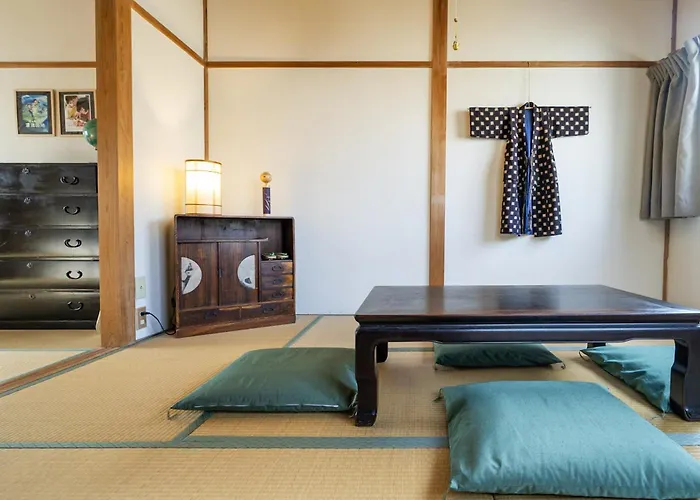 Demachi House