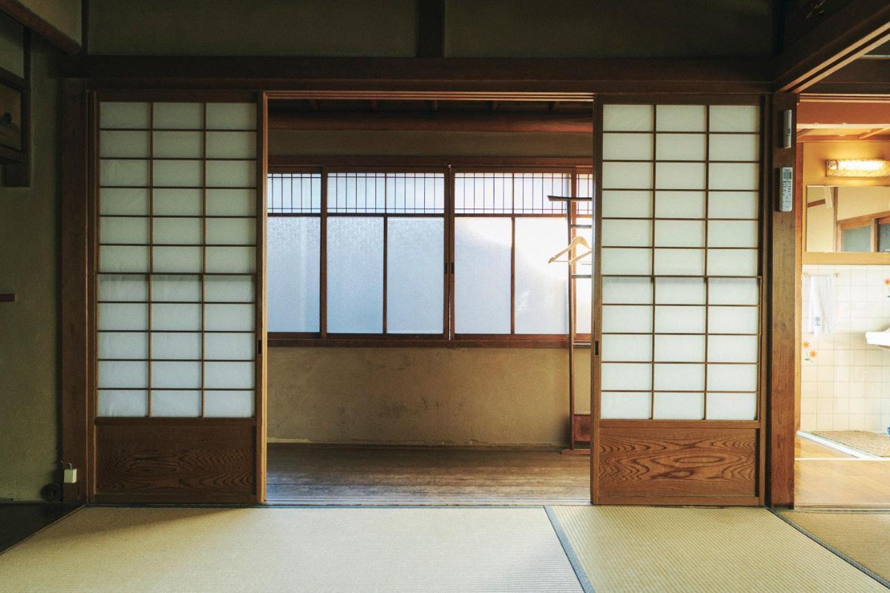 Gojo Hostel *