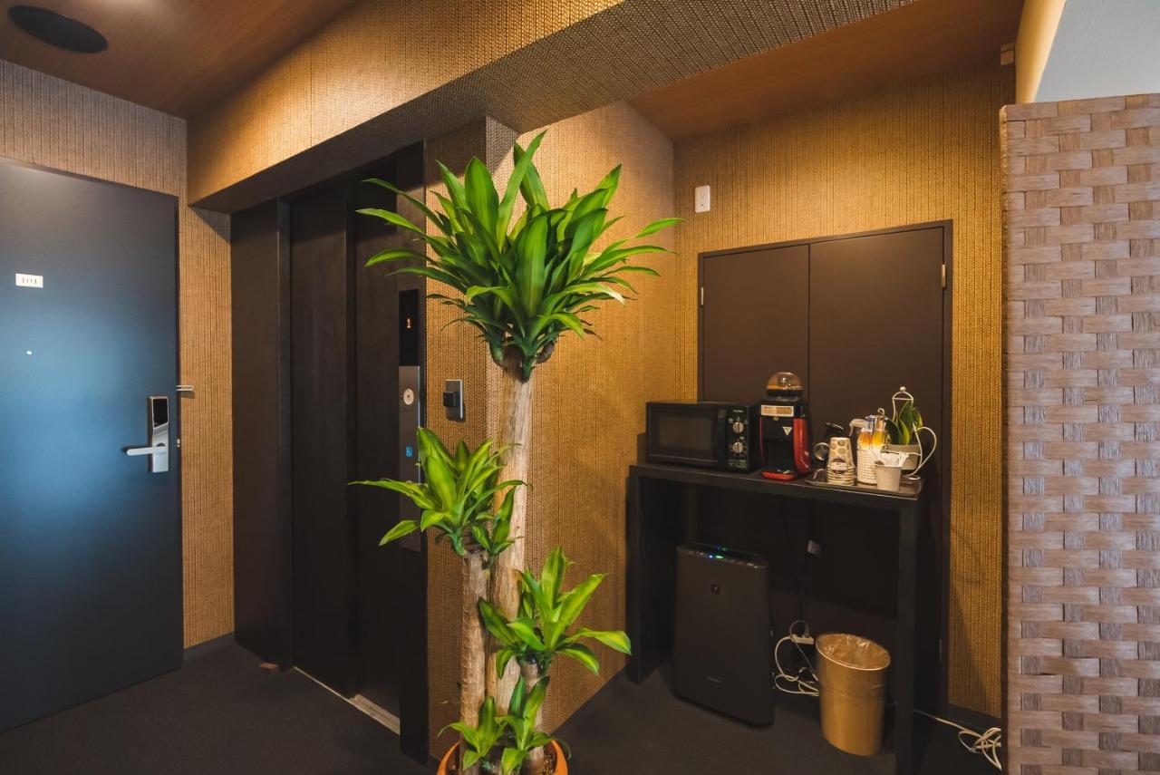 Earth Hotel
