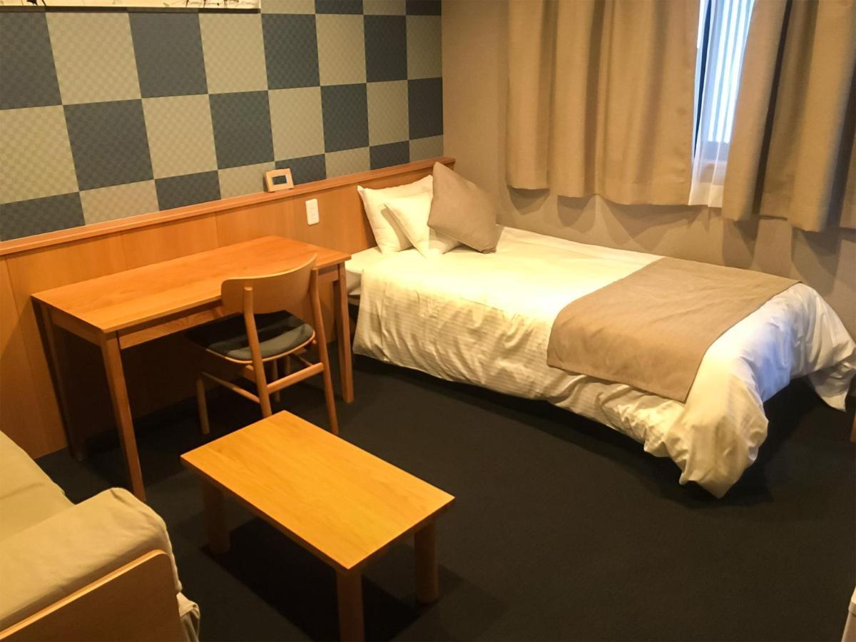 Hotel Earth