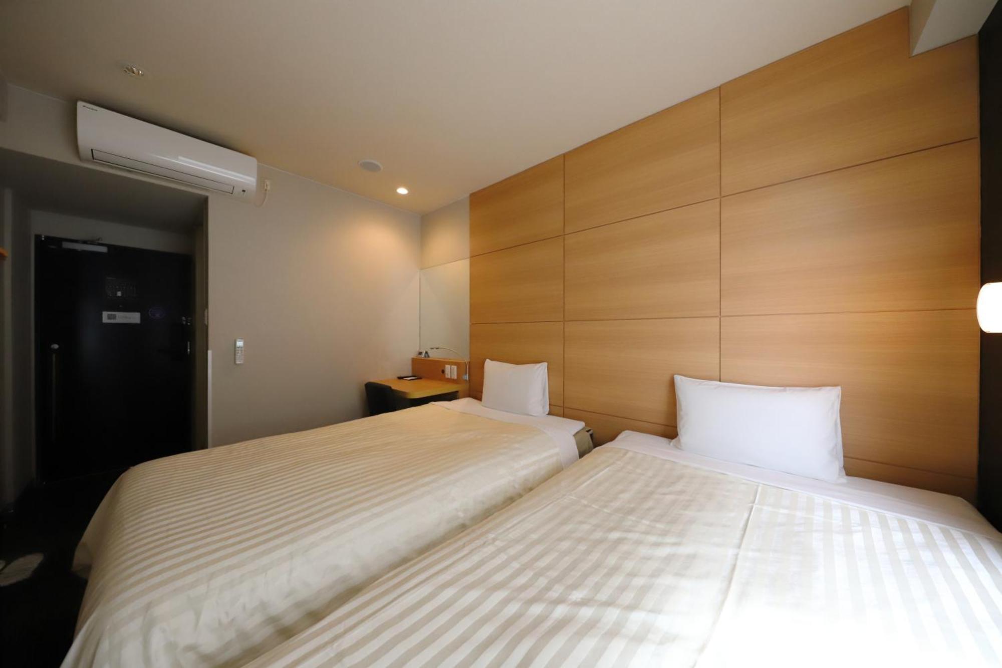 Hotel Smile Karasuma Gojo 3*