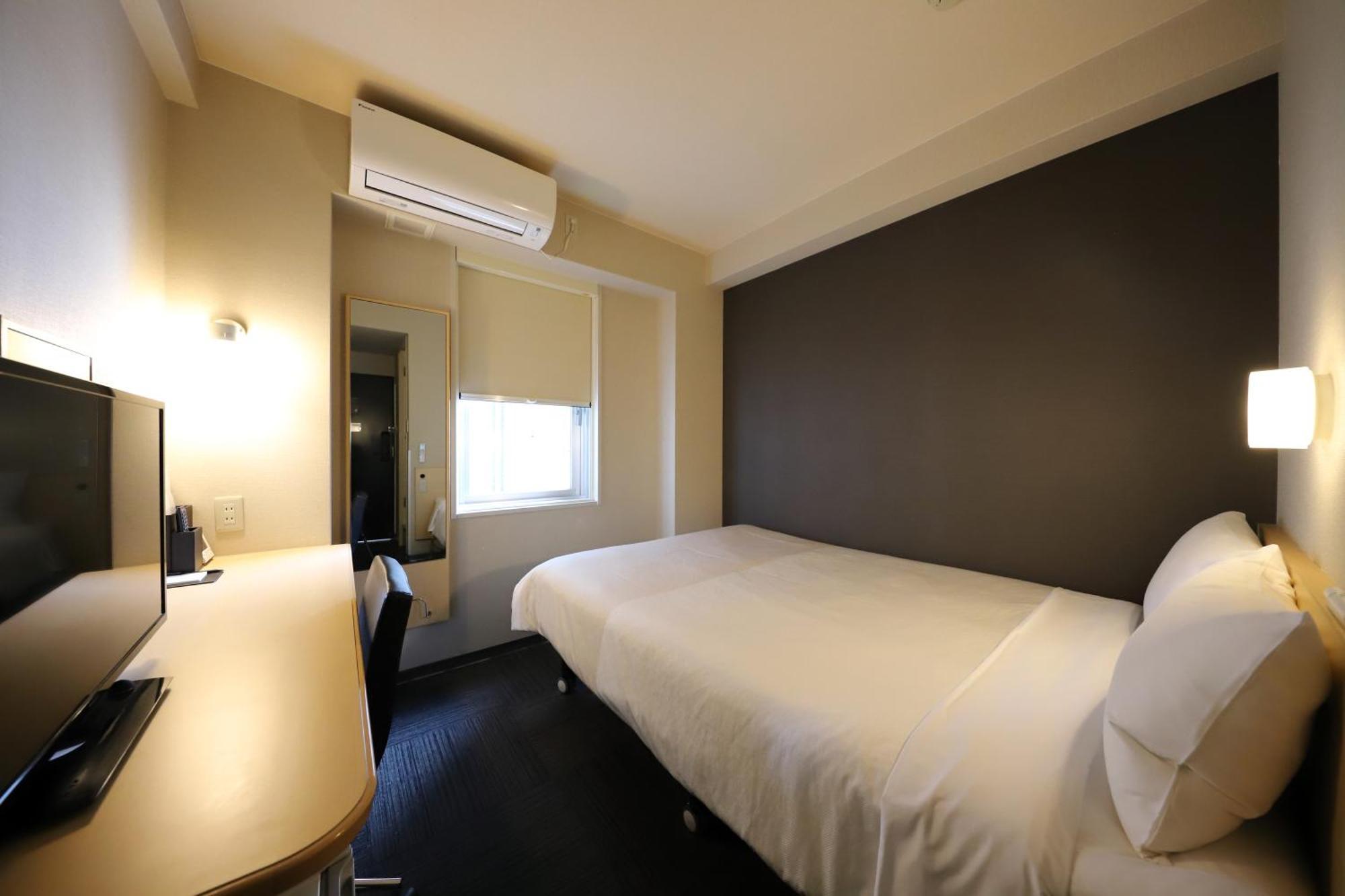 Smile Karasuma Gojo Hotel 3*