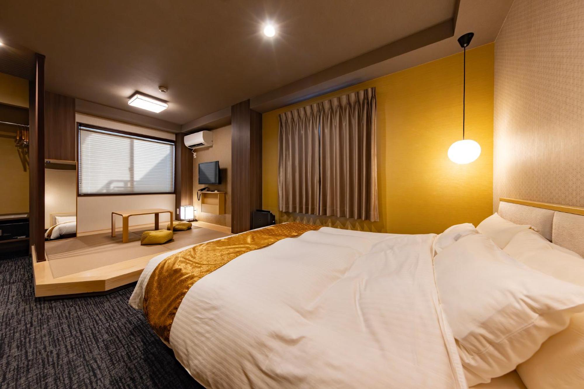 Madoka Station West Hotel