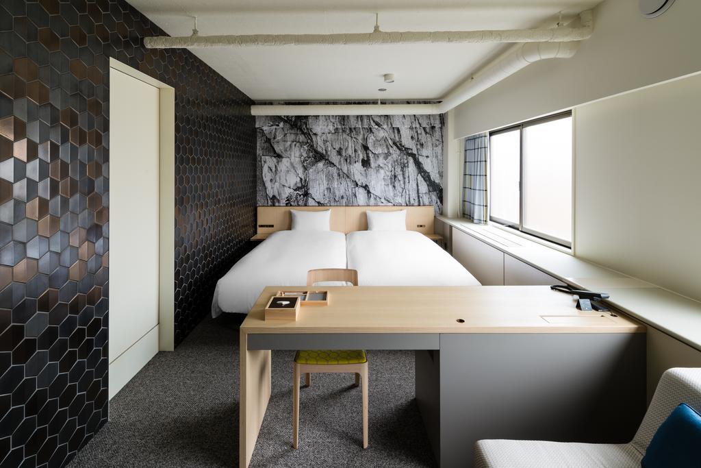 Hotel Anteroom