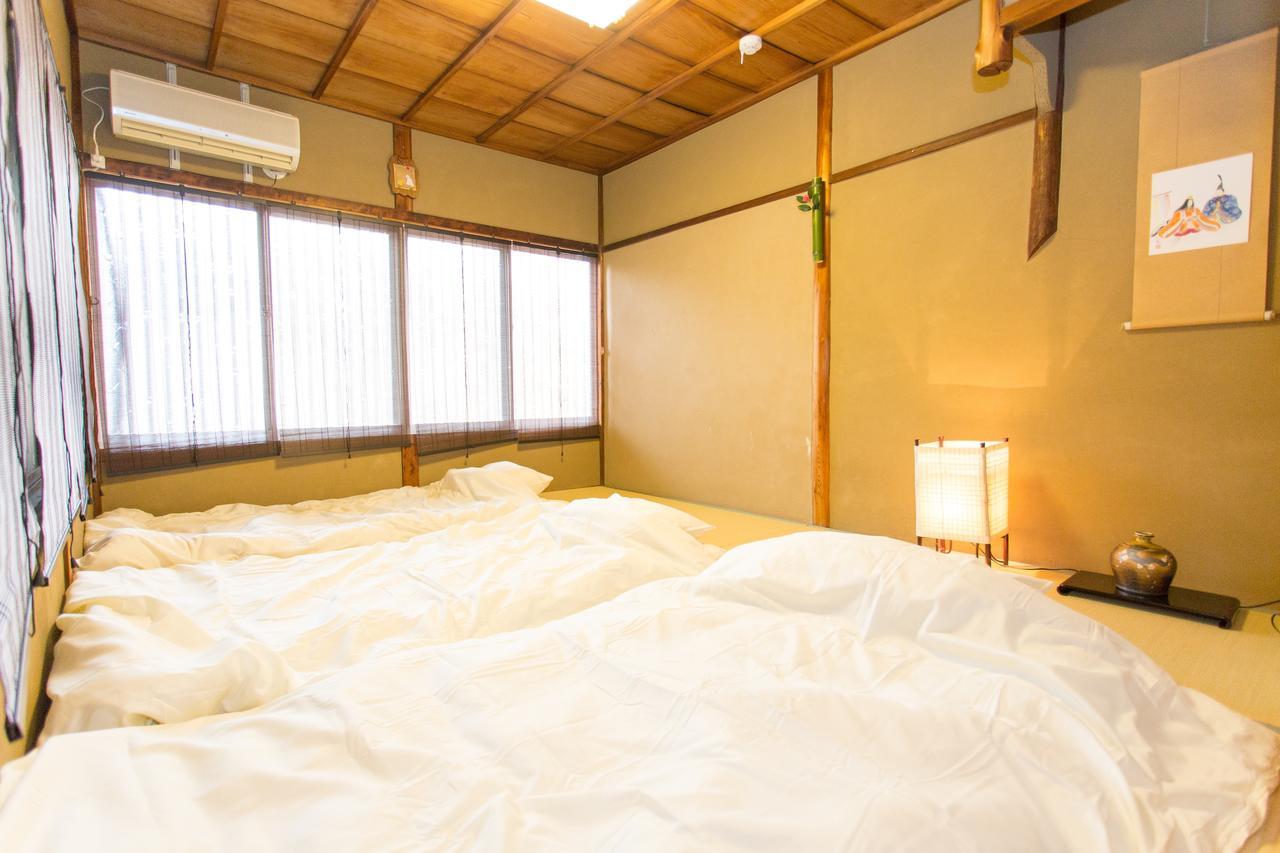 Kyorakuya Kinkakuji