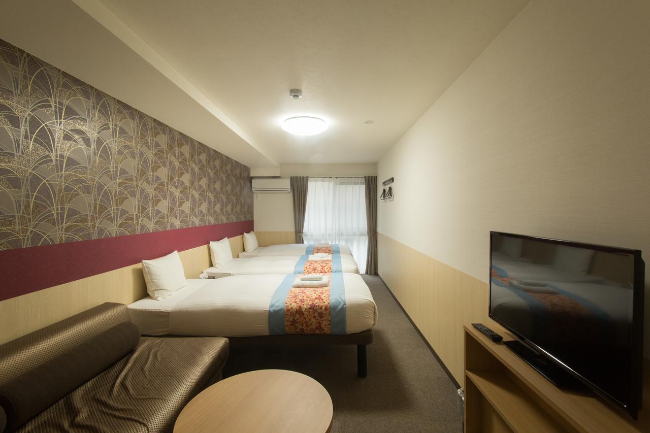 Glanz Kei Karasuma Gosho Apartment