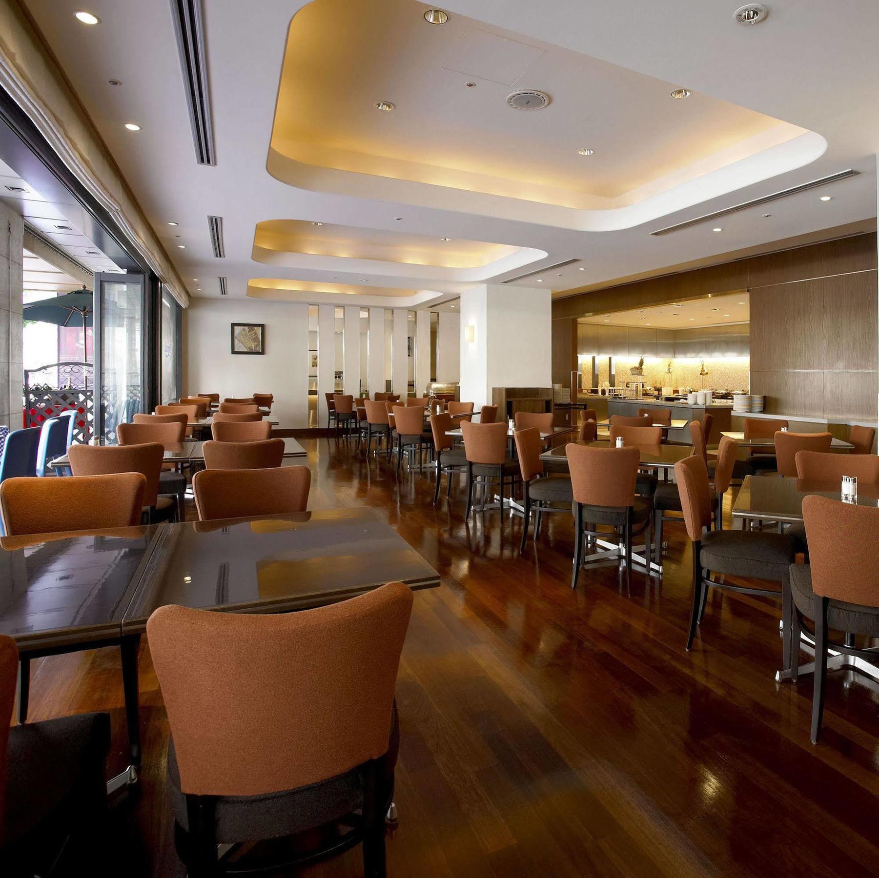 Hotel Royal &