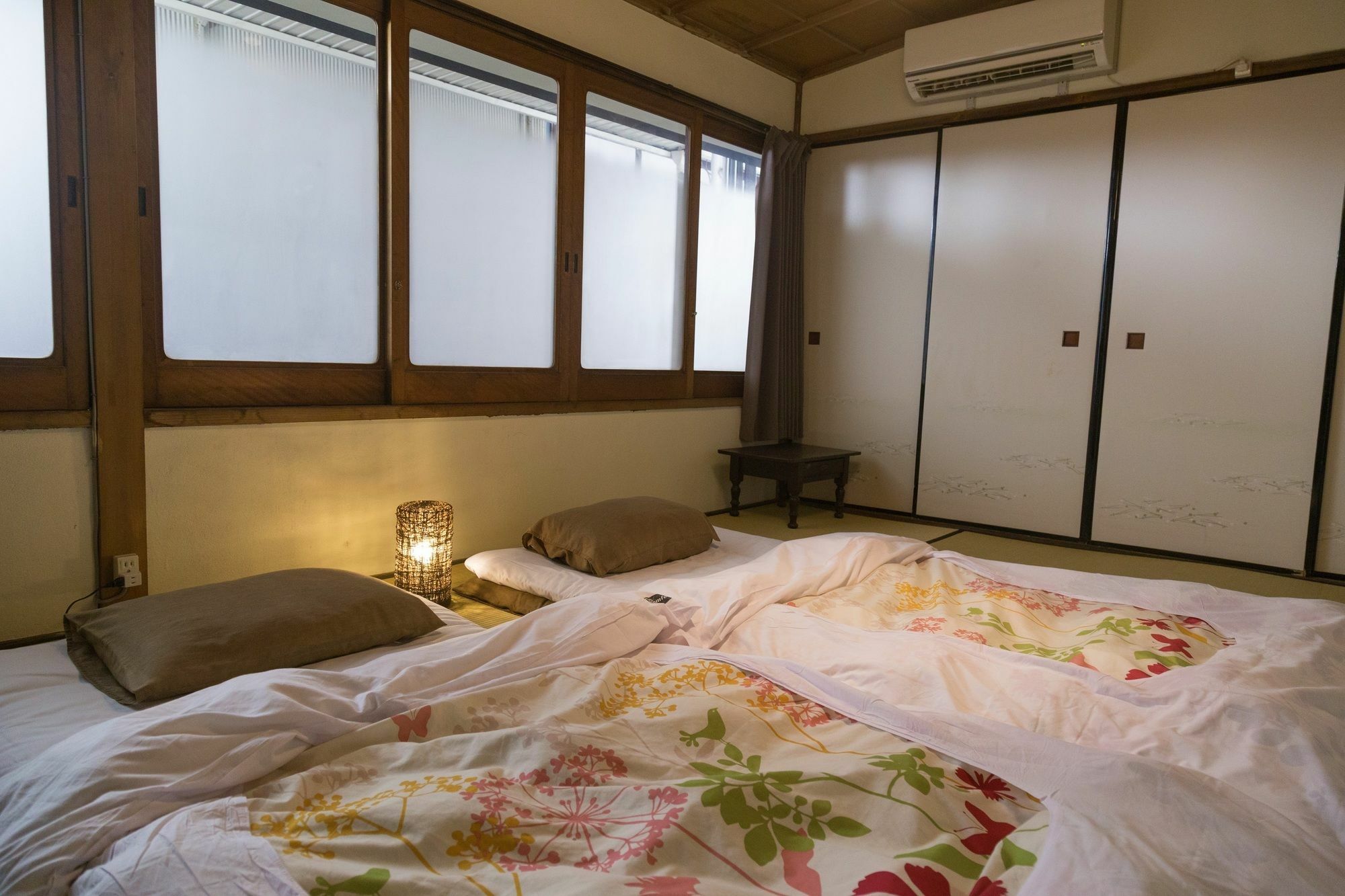 Oki's - Hotel