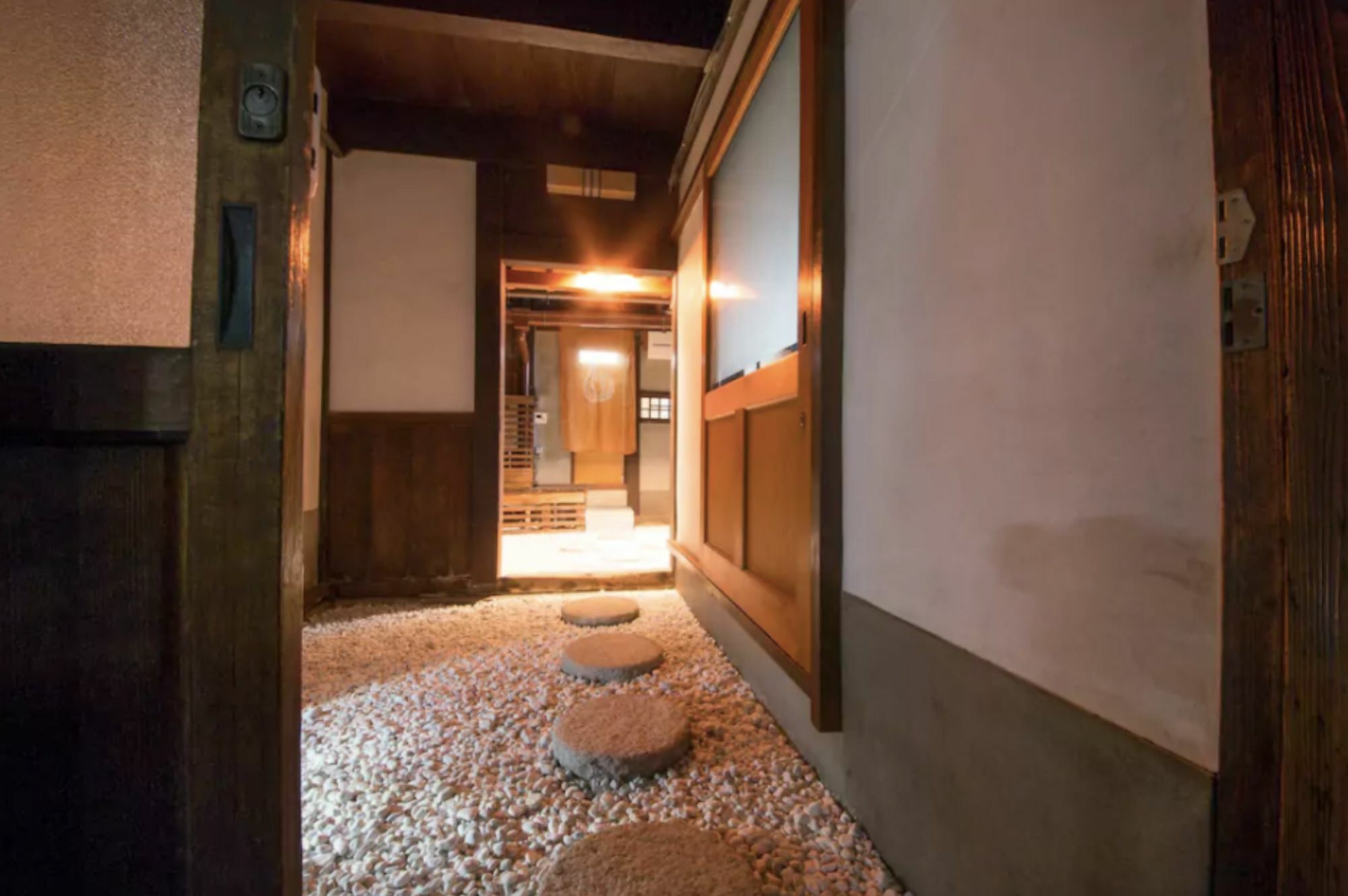 Apartment Jq Hachijou *