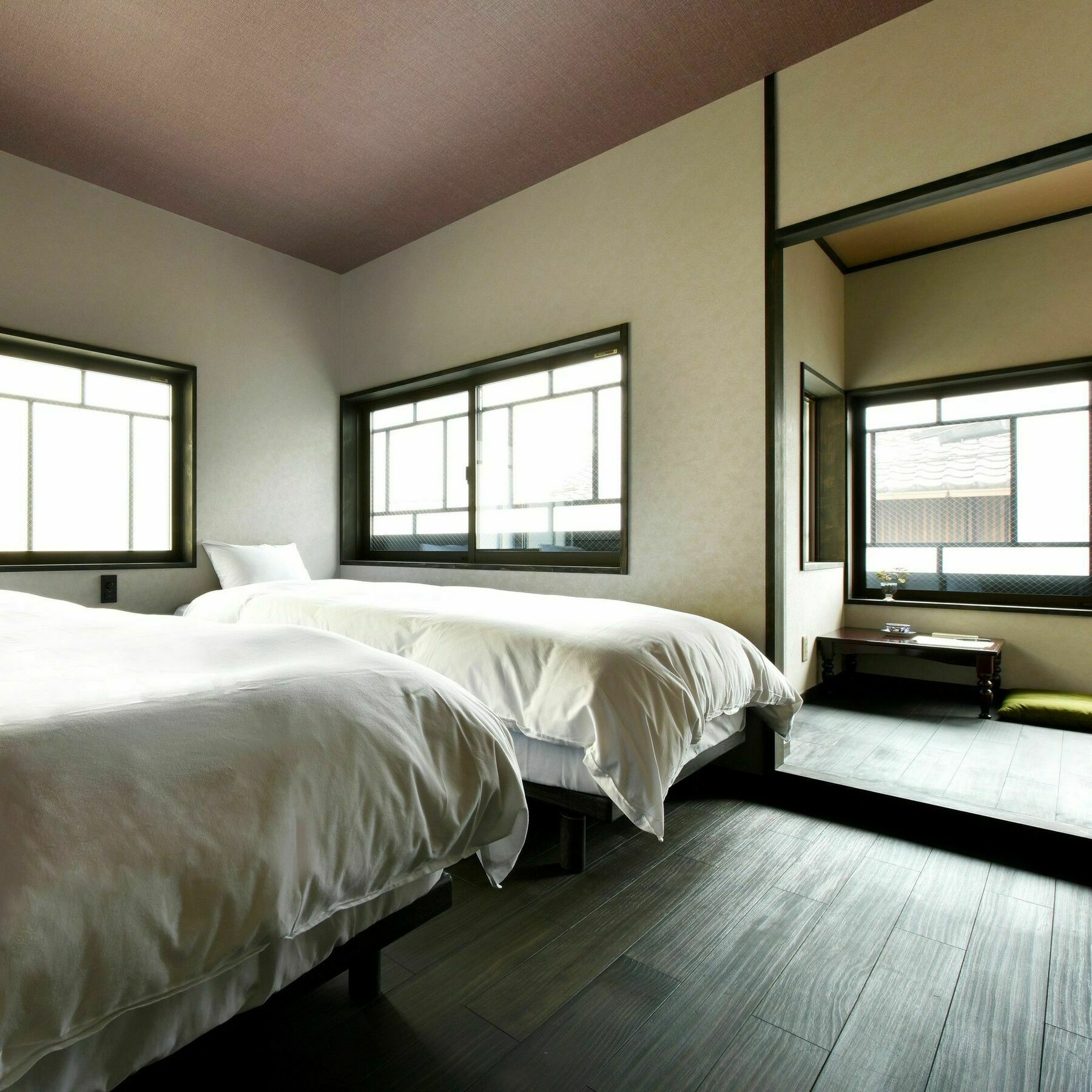 Eigetsu West East Apartment *