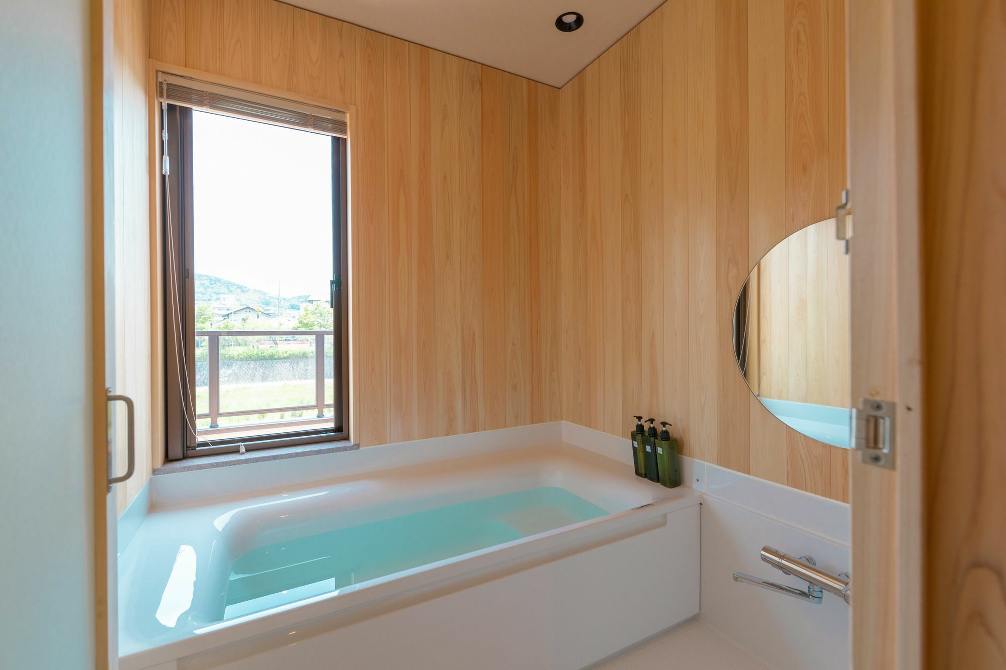 Grand Riverview Apartment *