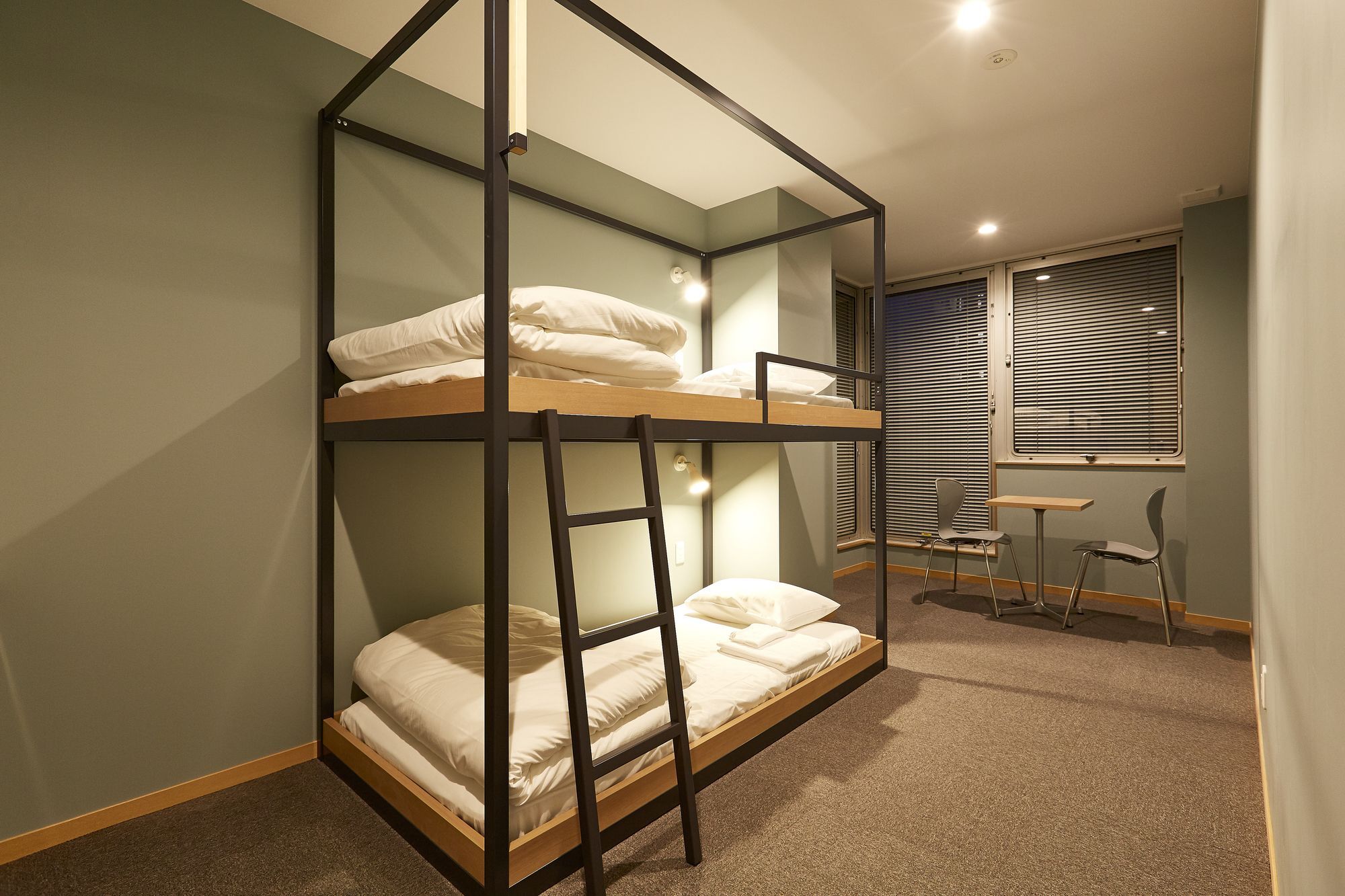 R Star Hostel
