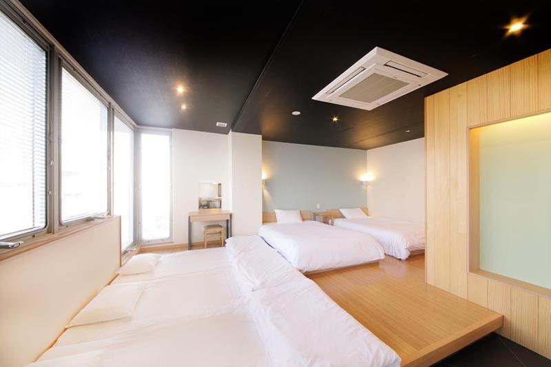 R Star Hostel *