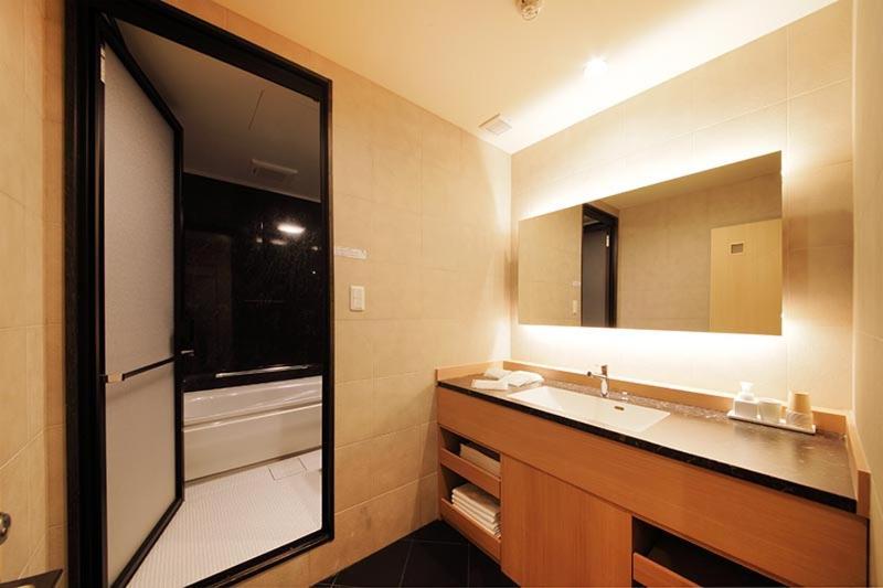 R Star Hostel