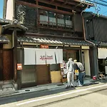 Akoya Pearl
