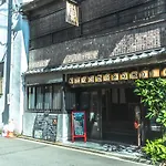 Akoya Pearl