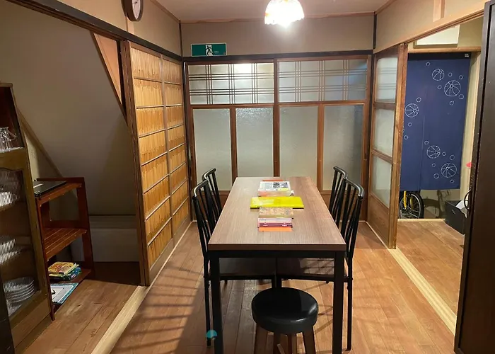 Nijo Castle, Kinkakuji.Etc 西陣・京町家の宿「三石」