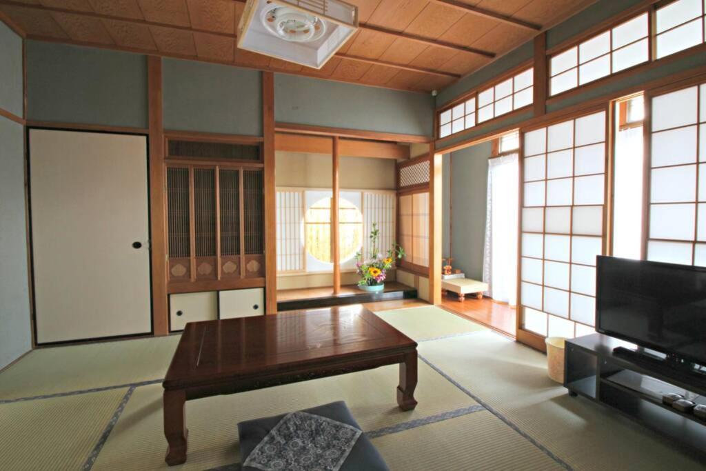 Maishu Apartment *