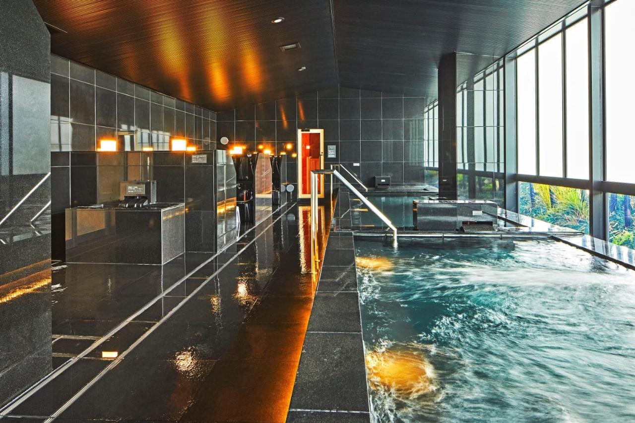 Emion Hotel