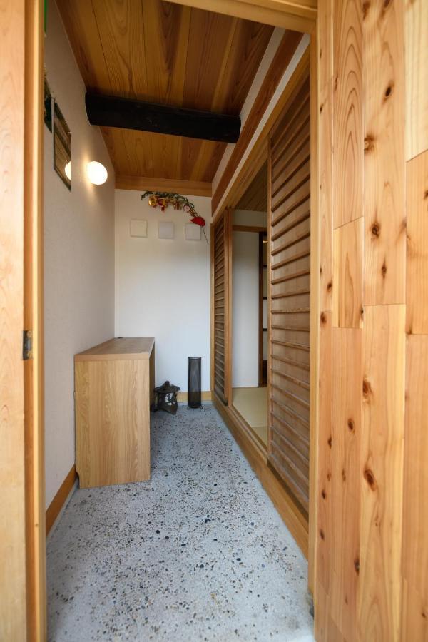 Sanzen Ya さんぜんやきょうと- Cozy Art Space For Lover Of Travel -