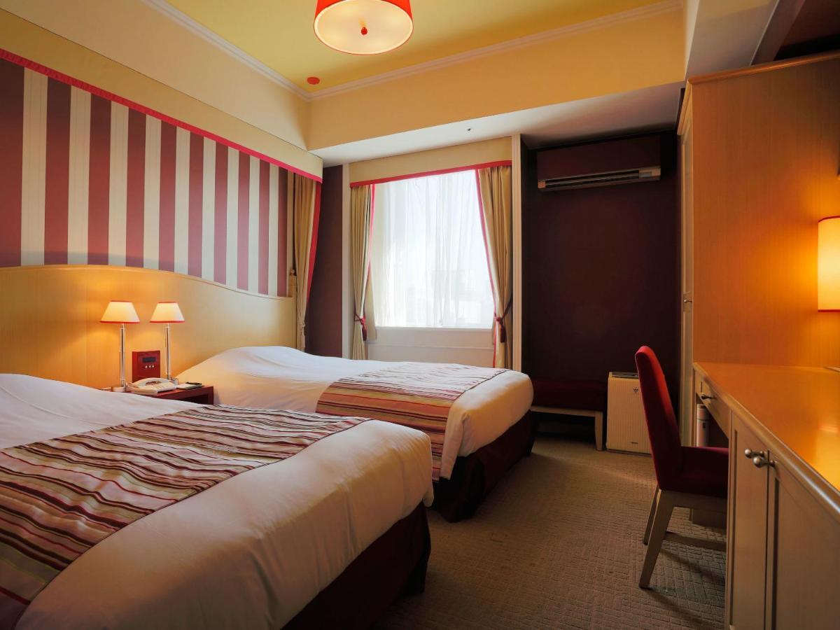 Monterey Hotel