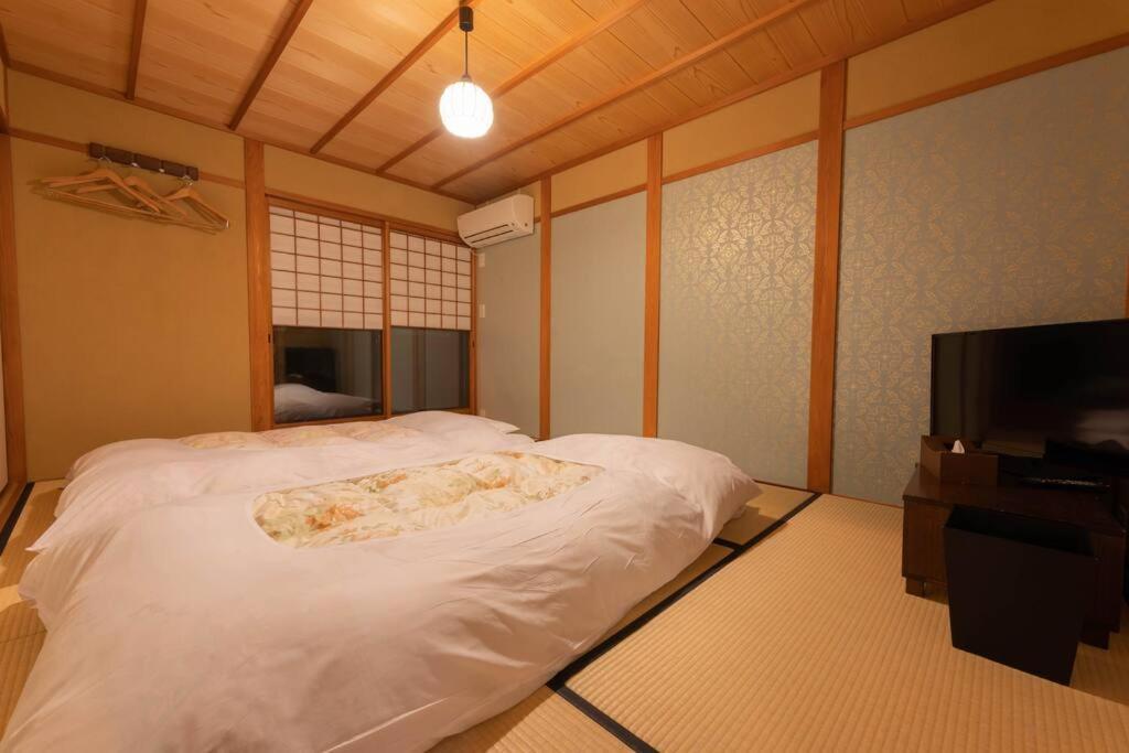 祇園せいじ庵。お風呂が素敵な貸切京町家。netflix見放題。 Villa