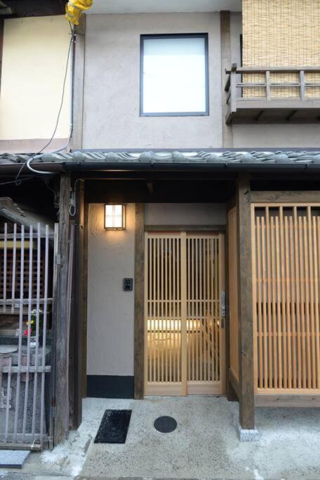 Villa Jr京都駅徒歩10分。お風呂が素敵な貸切京町家。6人まで最適。
