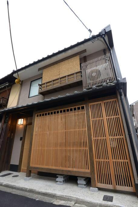Villa Jr京都駅徒歩10分。お風呂が素敵な貸切京町家。6人まで最適。
