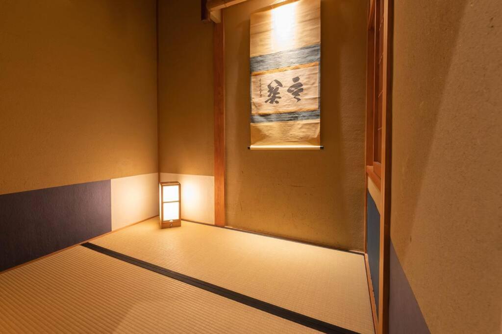 祇園せいじ庵。お風呂が素敵な貸切京町家。netflix見放題。 * Kyoto