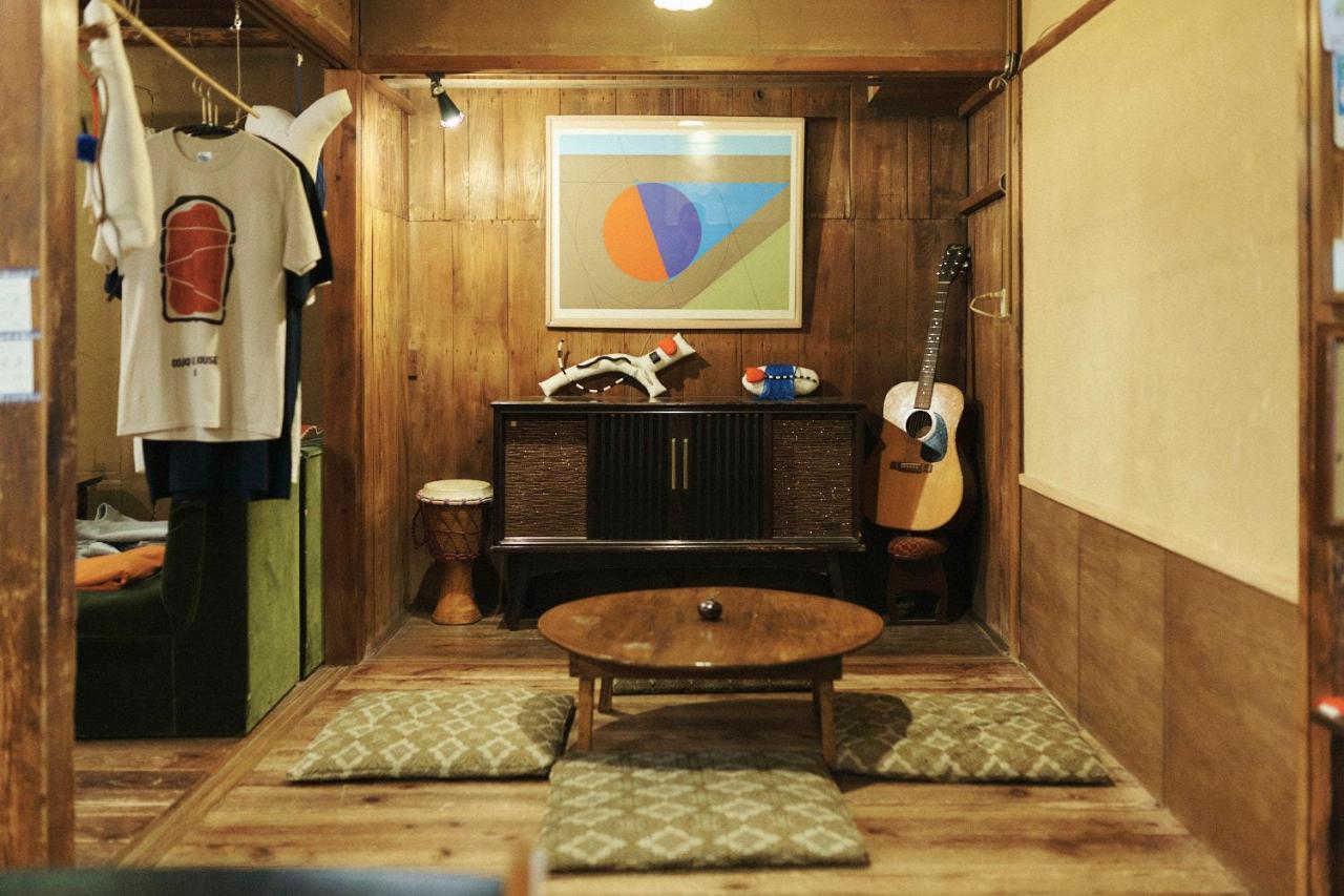Gojo Hostel *