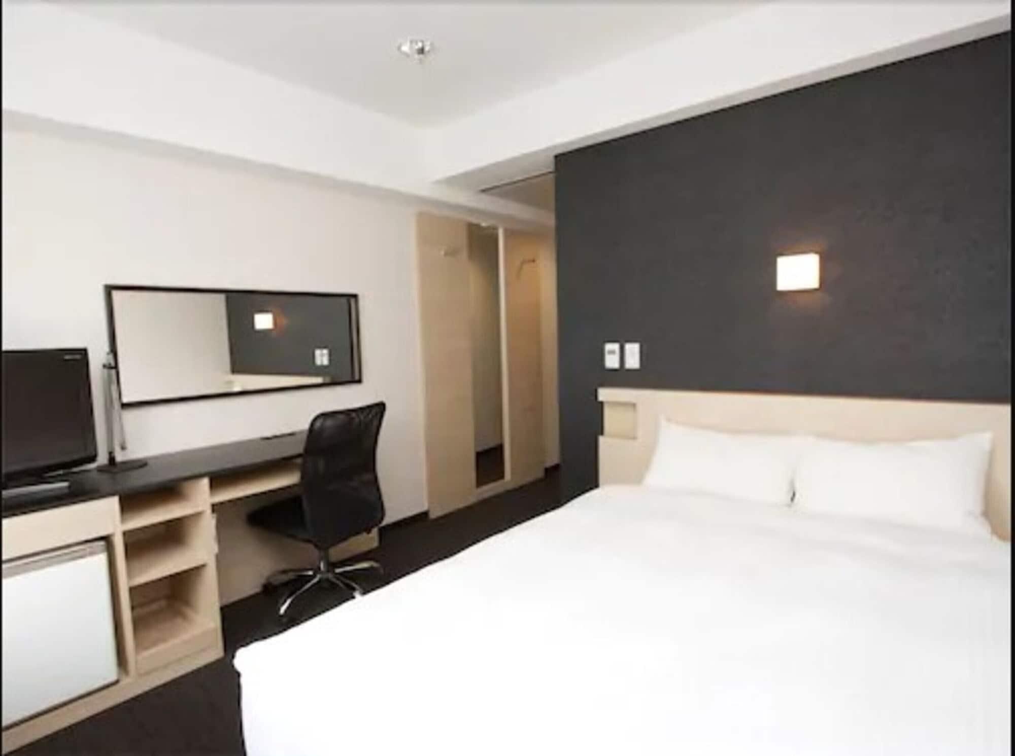 Smile Shijo Hotel 3*