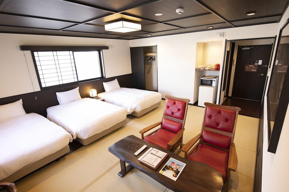 Takasegawa Bettei Ryokan 3*