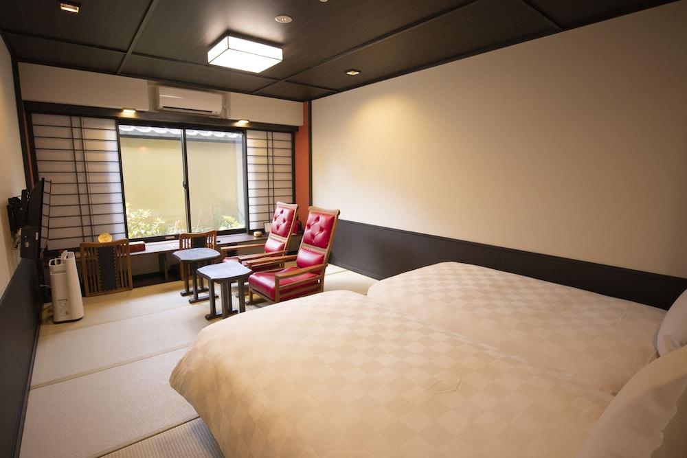Ryokan Takasegawa Bettei 3*