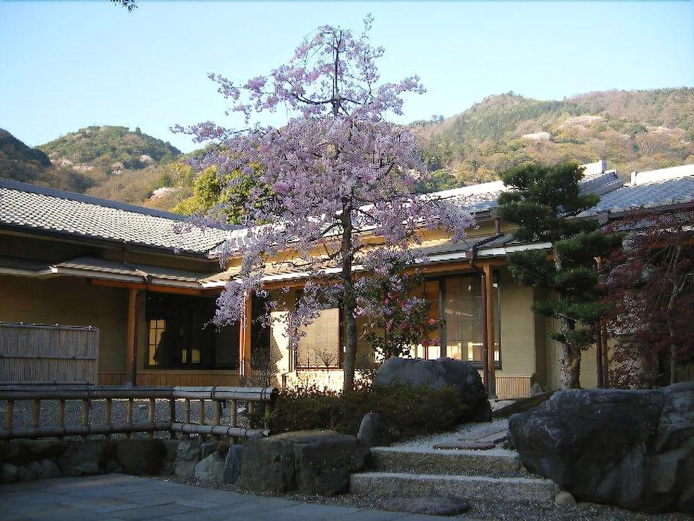 Rangetsu Ryokan 4*