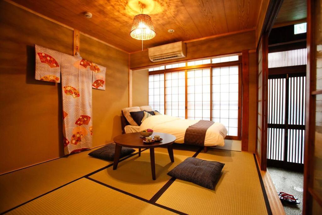 Nijo Castle, Kinkakuji.etc 西陣・京町家の宿「三石」 Villa *