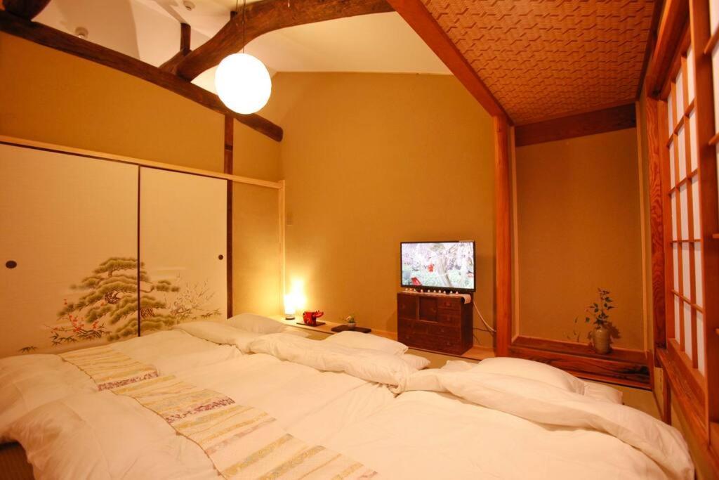 Nijo Castle, Kinkakuji.etc 西陣・京町家の宿「三石」 Villa Kyoto