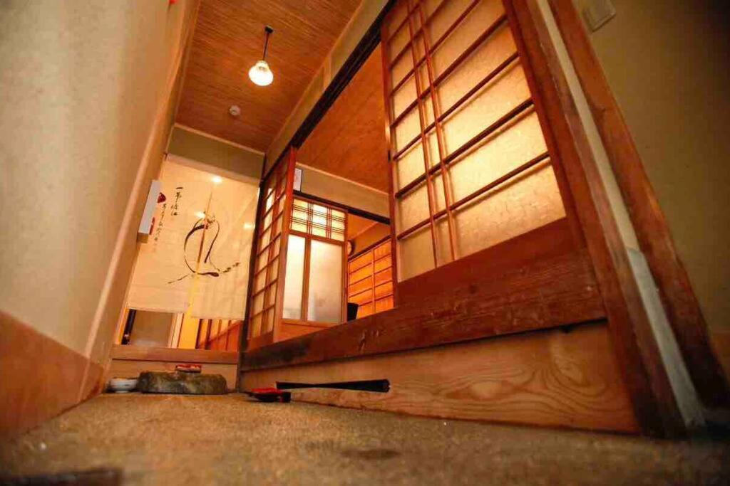 Nijo Castle, Kinkakuji.etc 西陣・京町家の宿「三石」 Villa