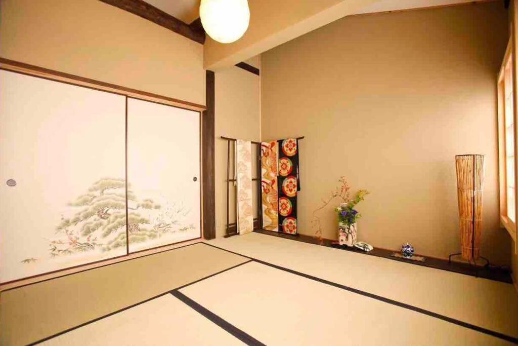 Nijo Castle, Kinkakuji.etc 西陣・京町家の宿「三石」 Villa