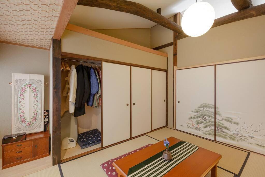Nijo Castle, Kinkakuji.etc 西陣・京町家の宿「三石」 *