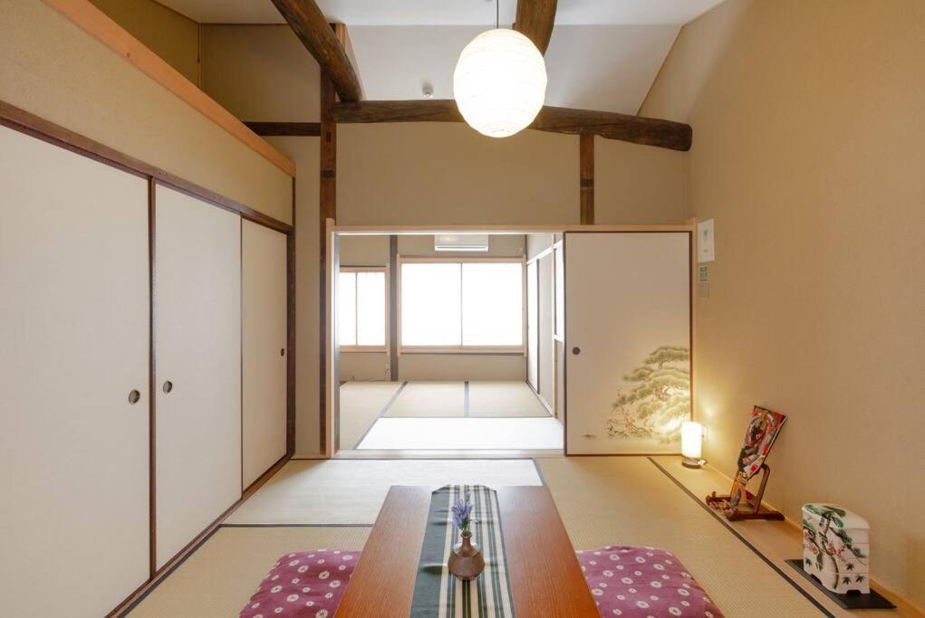 Nijo Castle, Kinkakuji.etc 西陣・京町家の宿「三石」