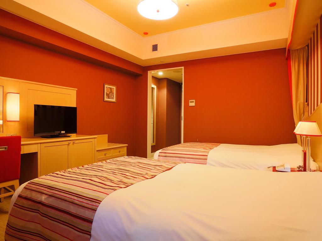 Monterey Hotel