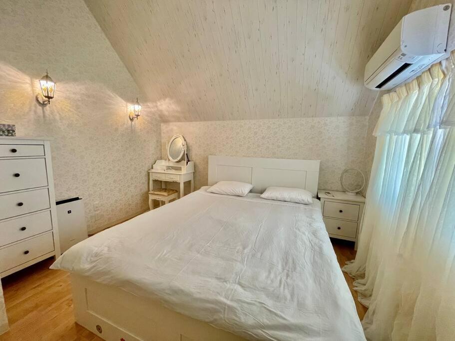 ゲストハウス宮の軒-稲荷参道前 3-floor Family House Chalet *