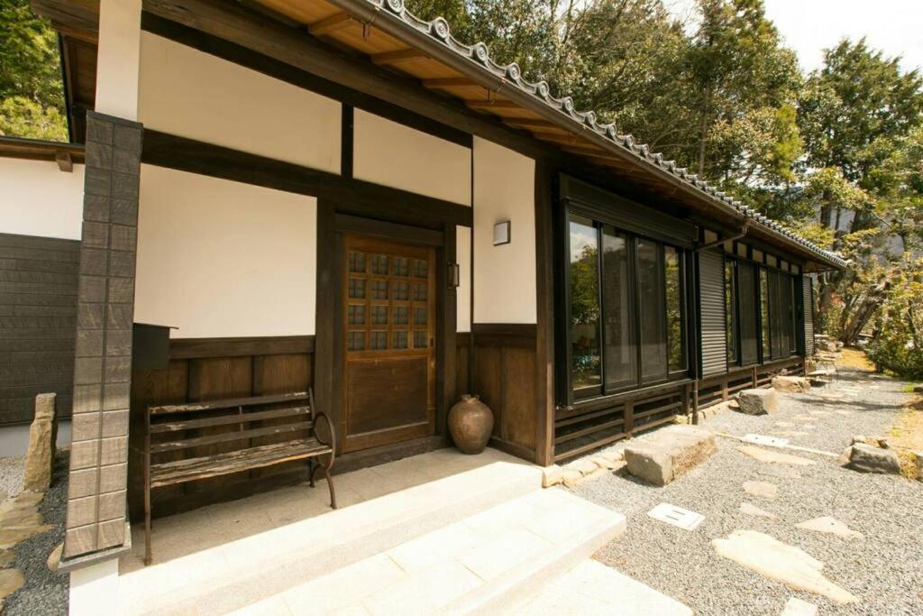 Traditional/modern Paradise In Quiet Area! Apartment *