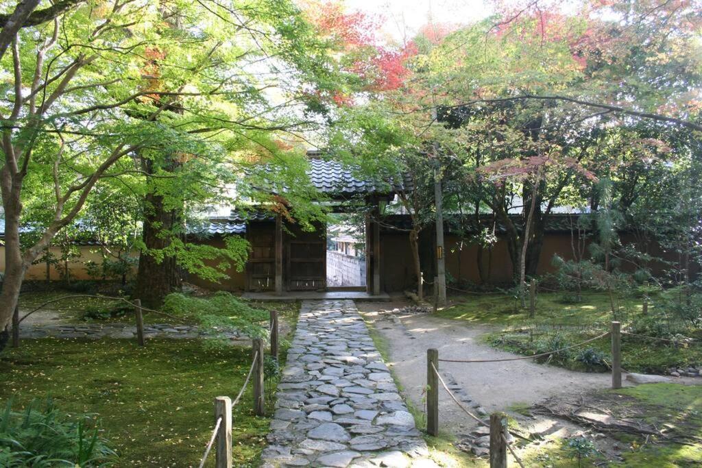 Apartment Traditional/modern Paradise In Quiet Area!