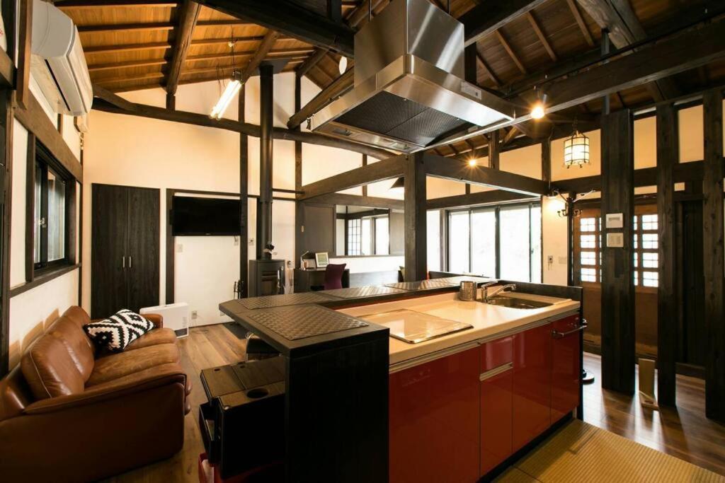 Traditional/modern Paradise In Quiet Area! *