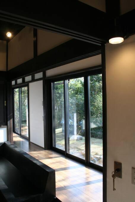 Traditional/modern Paradise In Quiet Area! Apartment *