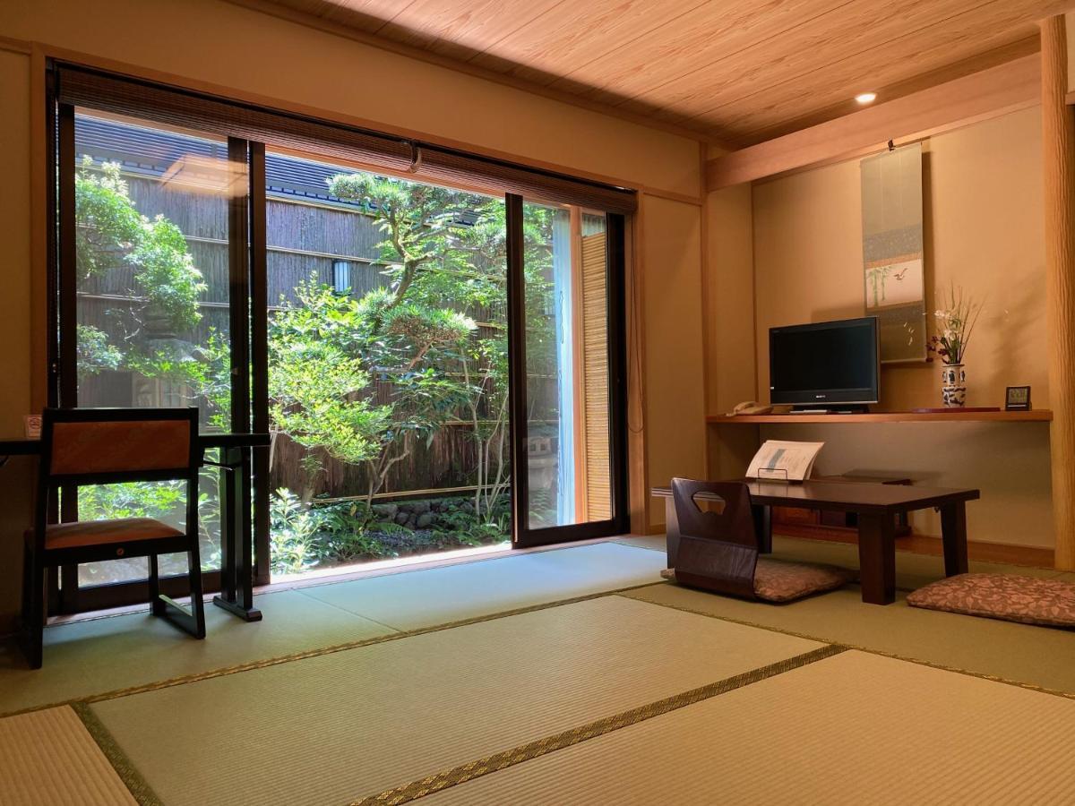 Ryokan Sawaya Honten 2*