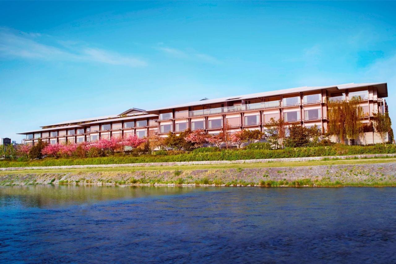 The Ritz-carlton 5*