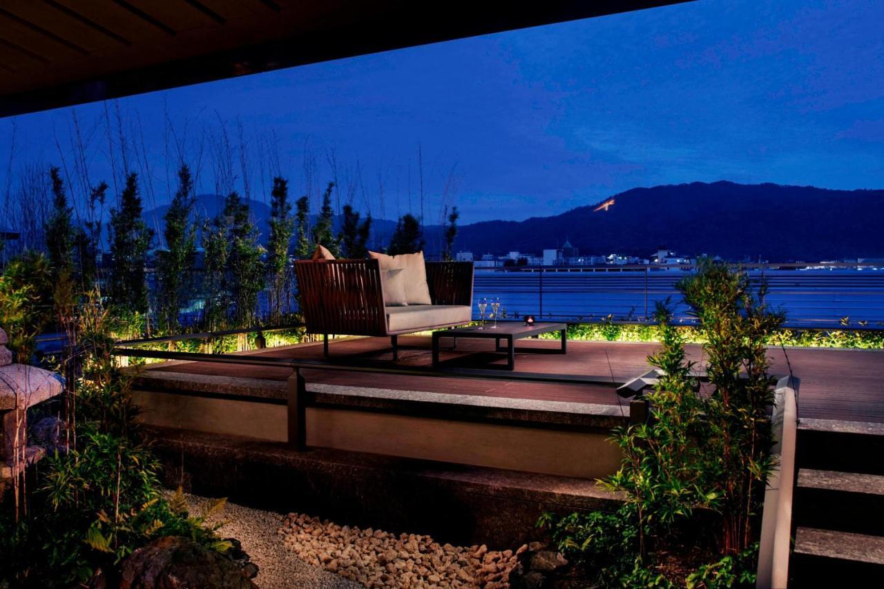 The Ritz-carlton Hotel