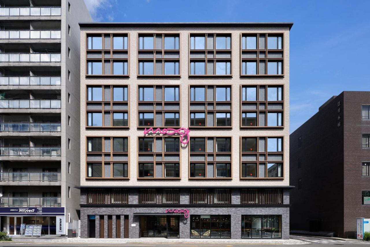 Moxy 4*